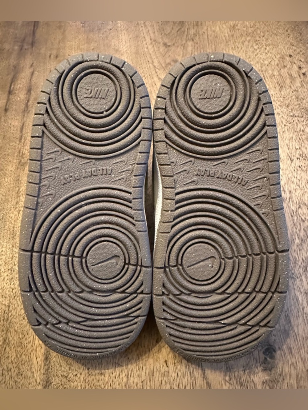 EUC Nike Toddler Shoes in Grey Size 8C. - Picture 7 of 8